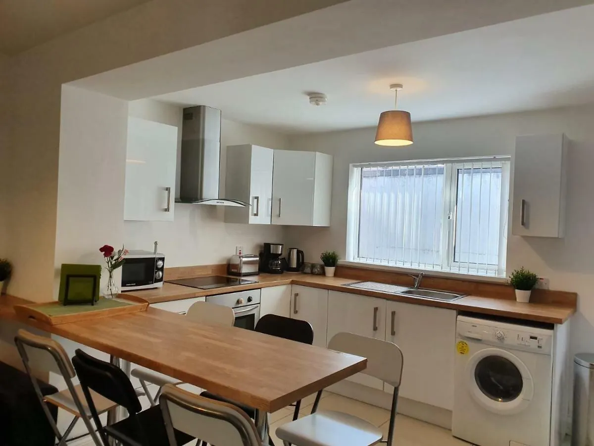 Broadway Belfast Villa